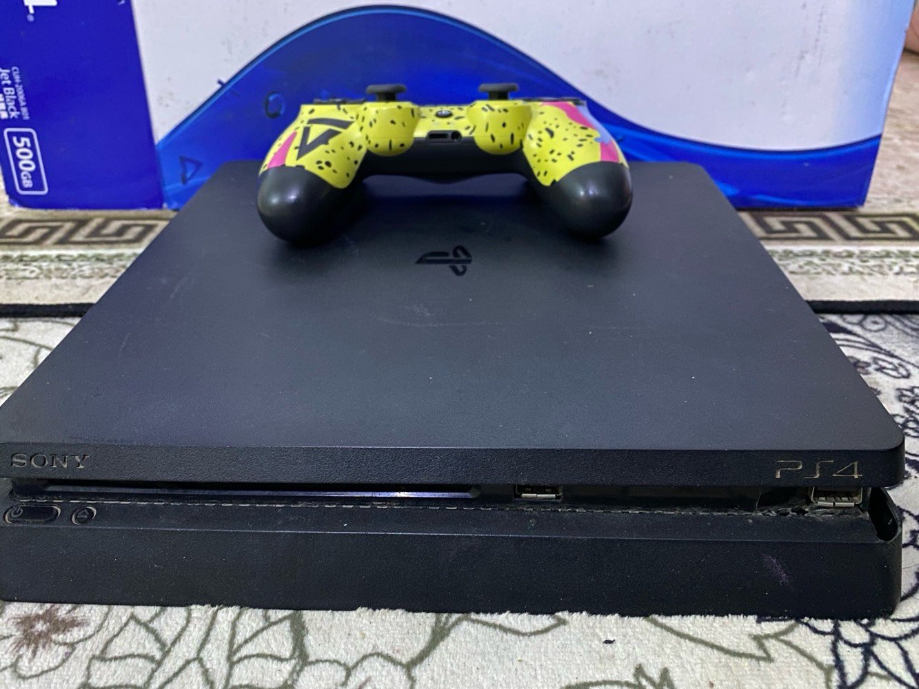 سلام عليكم
بلي 4 سلم ذاكرته نص تيرة بلي نضامه ١٣،٢ 

وياه يدة وحدة تجارية وياه كارتونة وكامل ملحقات 

وياه ٧ لعبات فيفا ٢٦ وبل صورة كبالك 

البلي مفتوح وحاقنيله العاب بداخله يعني من تفتح نت يرحن 

سعره 220 وبيه مجال للطيبي مكاني بغداد العبيدي بيع فقط