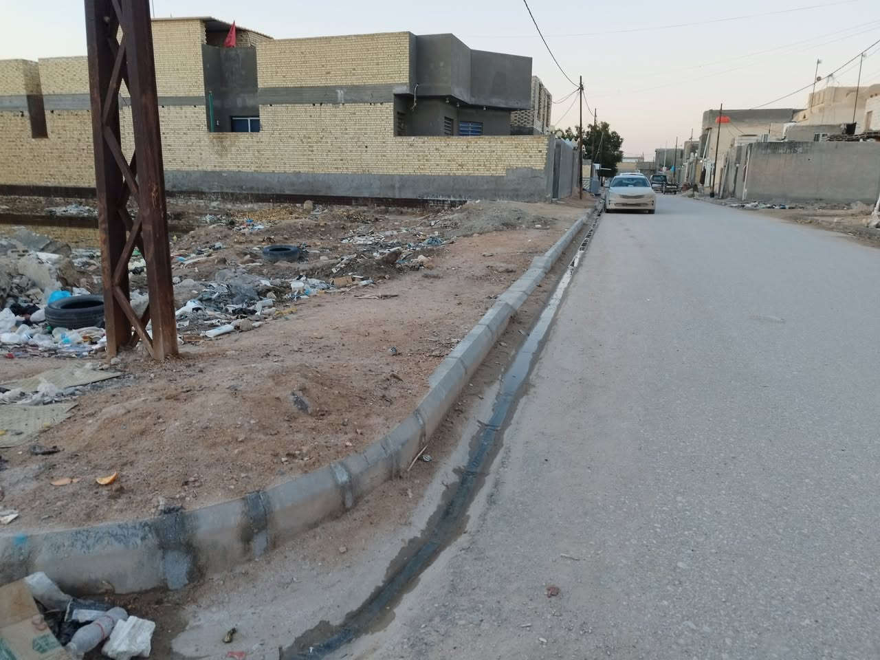 قطعه للبيع الجربوعيه الثانيه المساحه 200متر بصف الركن خلف شارع المختار رقم العقار 1895 // للاتصال *********** // او مراجعة مكتب الضامن للعقارات عنوان المكتب حي الصدر مجاور صيدلية ركن العلاج
