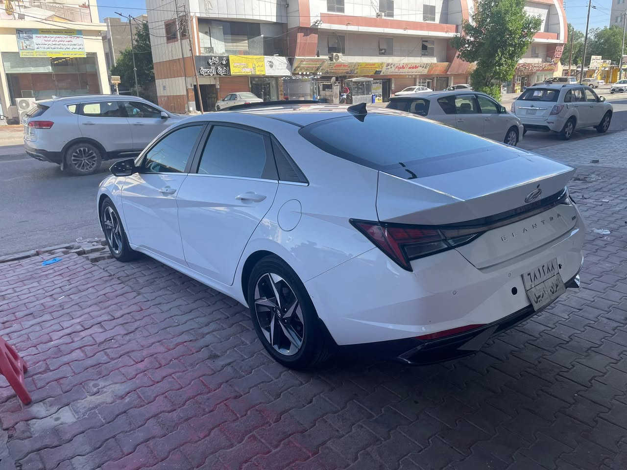 الانترا خليجي دوووش ماشيه 94 الف مكينه 200 بيه باب خلفي بارد وكارت ومفتوح والدوسه بيه صبغ والباقي كفاله سياره جاهزه من كلشي حداديه كله جديده 
مكان السياره بصره 14 تموز 
0770 706 0609
