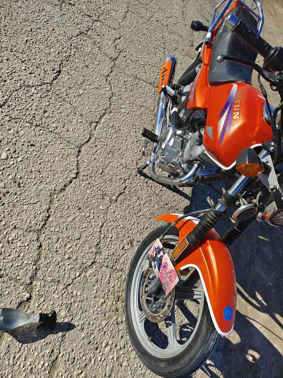 السلام عليكم دايون عضم 23 سكنر للبيع كفاله عامه من كلشي اوراق سكنر بليته ورقم شاصي
ومكاتبه بسمك عن السرقه والعشاير لون مميز 🧡🧡 صالصنه سل ستيل مفلتره طرب صوتها ✅
مكاني بابل الحمزه الغربي  السريع ***********
