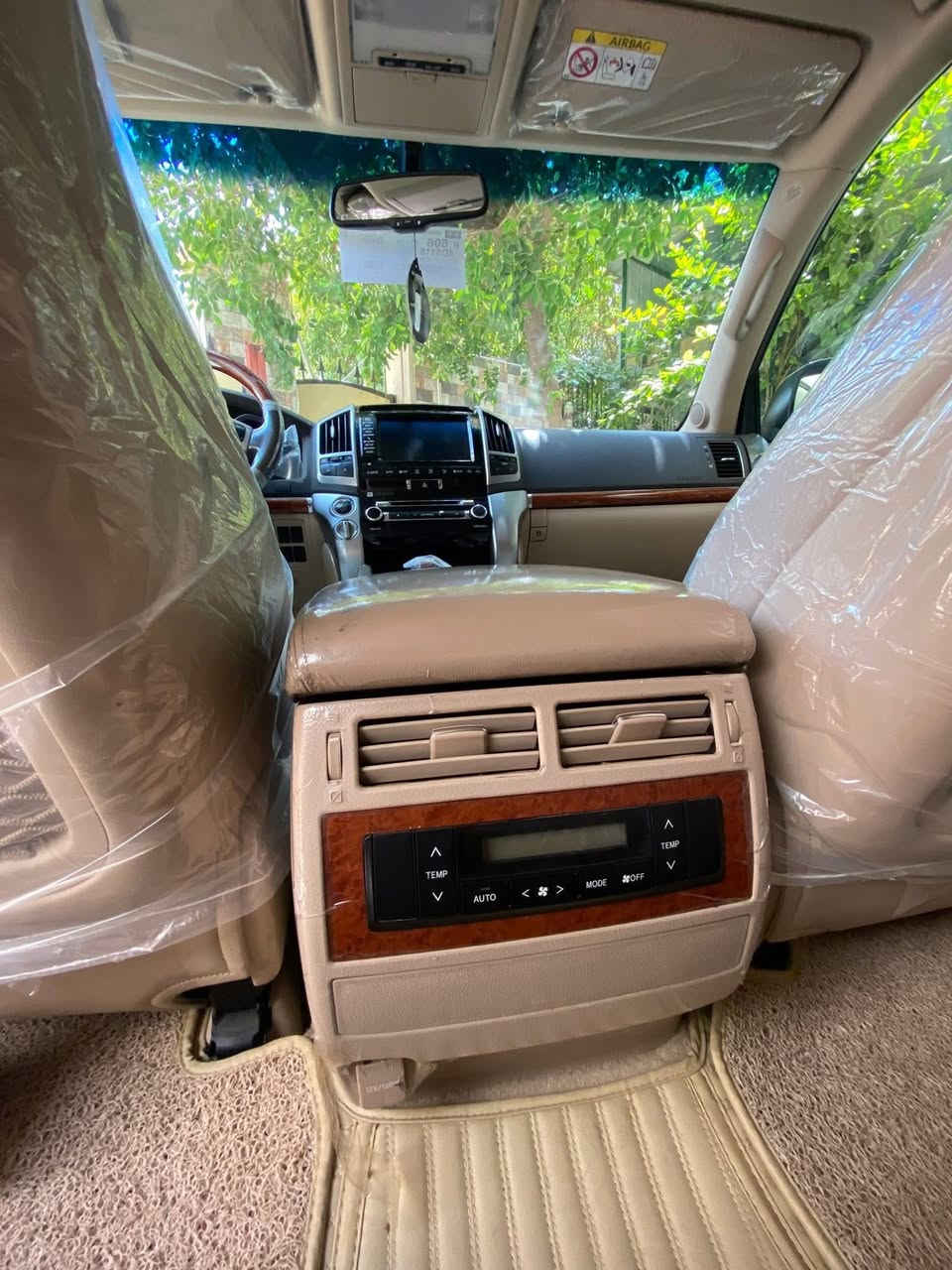 📍 الموقع: كركوك

لاندكروزر 2013 فئة VXR
مكينة V8 ثمانية سلندر 4600 سي سي (اعتيادي)
مواصفات فل كامل (مواصفات لكزز) ما عدا الدبل الكهربائي

السيارة بحالة جيدة جداً 👍
بيها ضرر خفيف مكان صغير (تعديل بارد) +تعديل كارت صغير 
💰 السعر:410 قابل للتفاوض

📞 للتواصل: ***********

⸻سيارة هسة بيها تضليل سنوية
