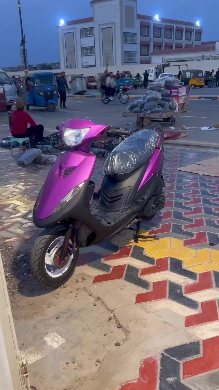 سلام عليكم ماكس عدله للبيع دراجه كفاله مال جناي غراضه البلاديه كلهه موجوده كفرات سوادات داخليه صالنصه جاهزه للاخير مامتعوبه سعر 800 مكاني ميسان العماره***********
