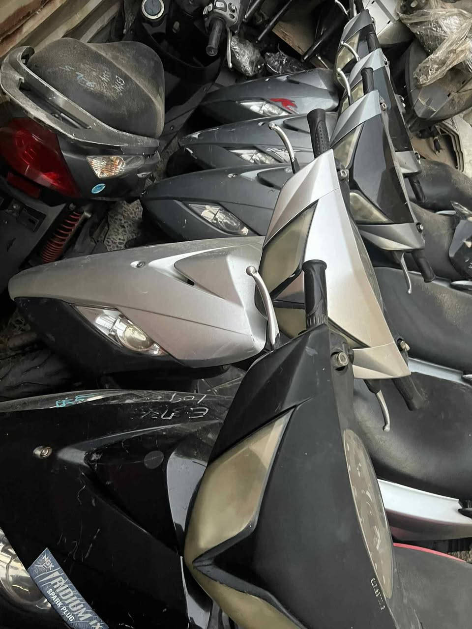 سلام عليكم للبيع دراجات رمبه رمبه رمبه حاويه سرعتهن ١٤٠ مكاني بغداد الغزاليه لشراي  *********** ثعالب وكامكو اسعارهن ٨٥٠ قفل بدون عمله رجان
