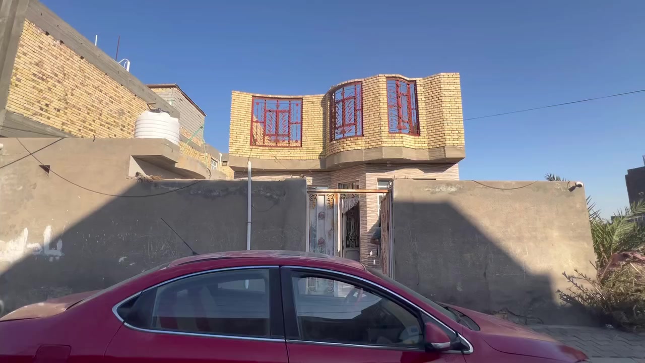 بيت للبيع طابو صرف في حي المهندسين طابقين الطابق الثاني واصل للسكف   مع قطعه واجهه 4ونص متر نزال 20 للاستفسار مراجعه مكتب الكيان ‭0780 962 8310‬
