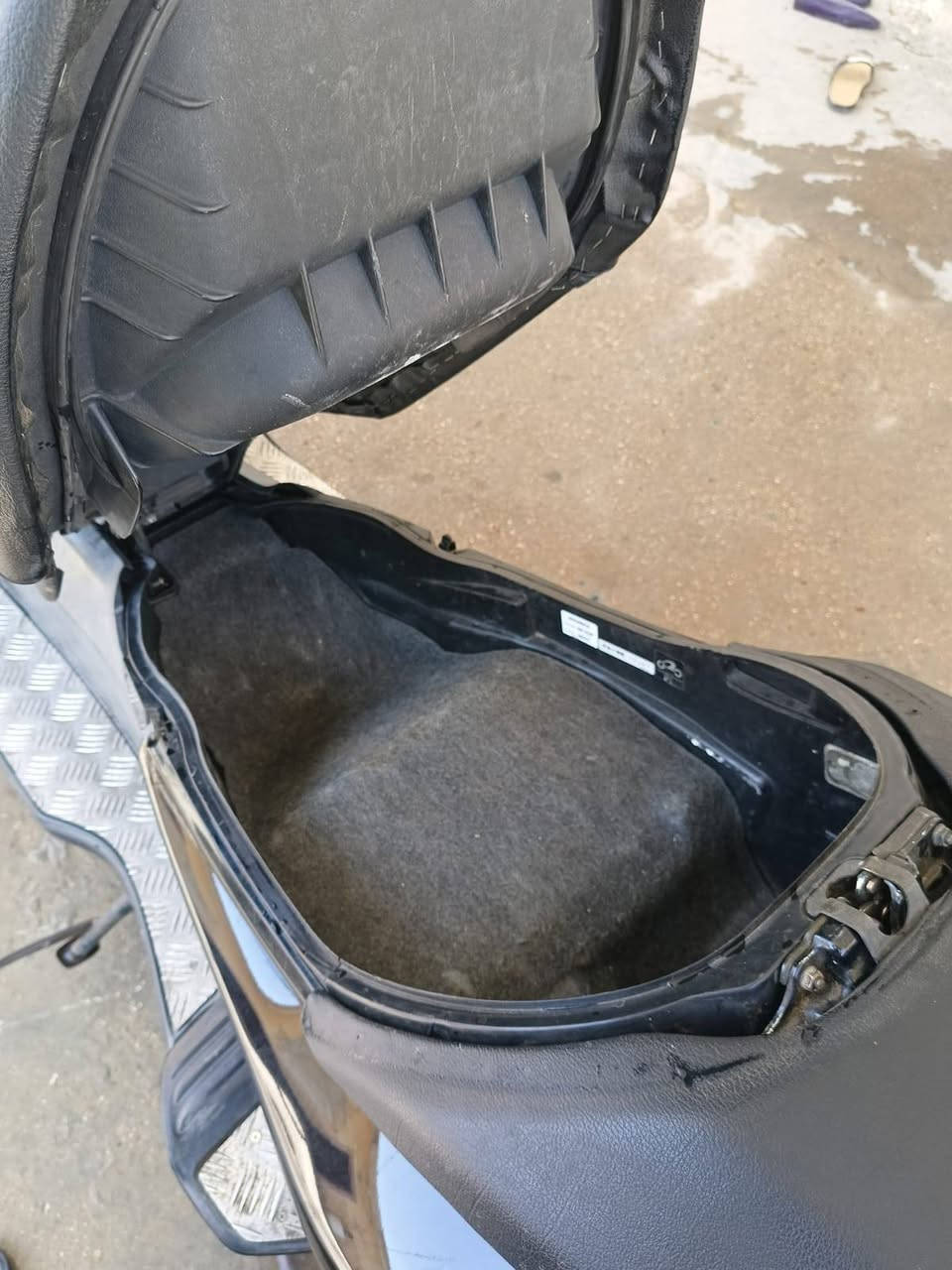 السلام عليكم اخوان دراجه 08للبيع اخت الزيرو قبل فتره منزلهه رمبه جديده رايدهه 13وببهه مجال المكان الفلوجه الحصي ه‍  ***********
