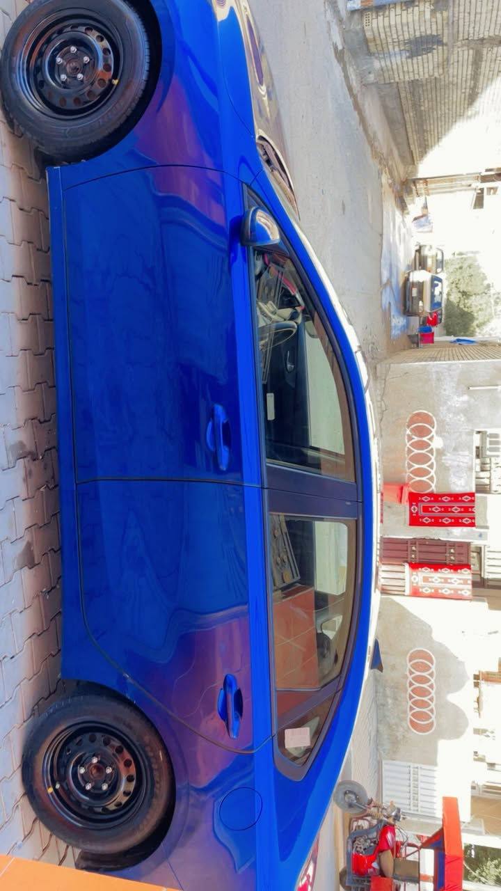 السلام عليكم
فورتي ١٩ بدون ايرباك بدون تبديل السيارة اليبل واحد سونار موجود 
محرك ٢٠٠٠ دوش
كير at 
شاشه وكامره وتوقف ذاتي وتحديد مسار وباقي المواصفات معروفه 
السياره تبريد تدفئه كلشي شغال 
مكان السياره بغداد
السعر126
للاستفسار الاتصال بلرقم ***********
