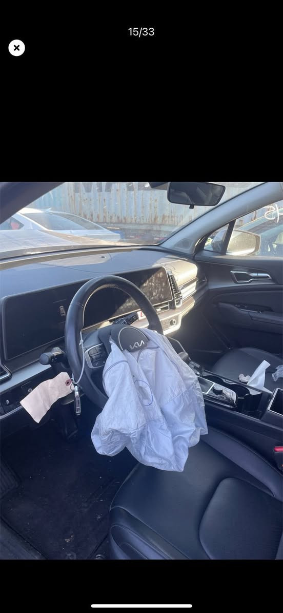 سلام عليكم كيا سبورتج موديل موديل 2023 وارد امريكي حادثها بنيد فقط صور الحادث منشورة معه صور ارباك ستيرن 
فول ماعده الفتحة رادارات توقف ذاتي اطفاء بل زدحام 
ماشيه 44 الف كيلو رقم بغداد جديد اب اسمي سيارة احله من صور مكانها بغداد رايدها 200 بيها مجال بسيط ***********
