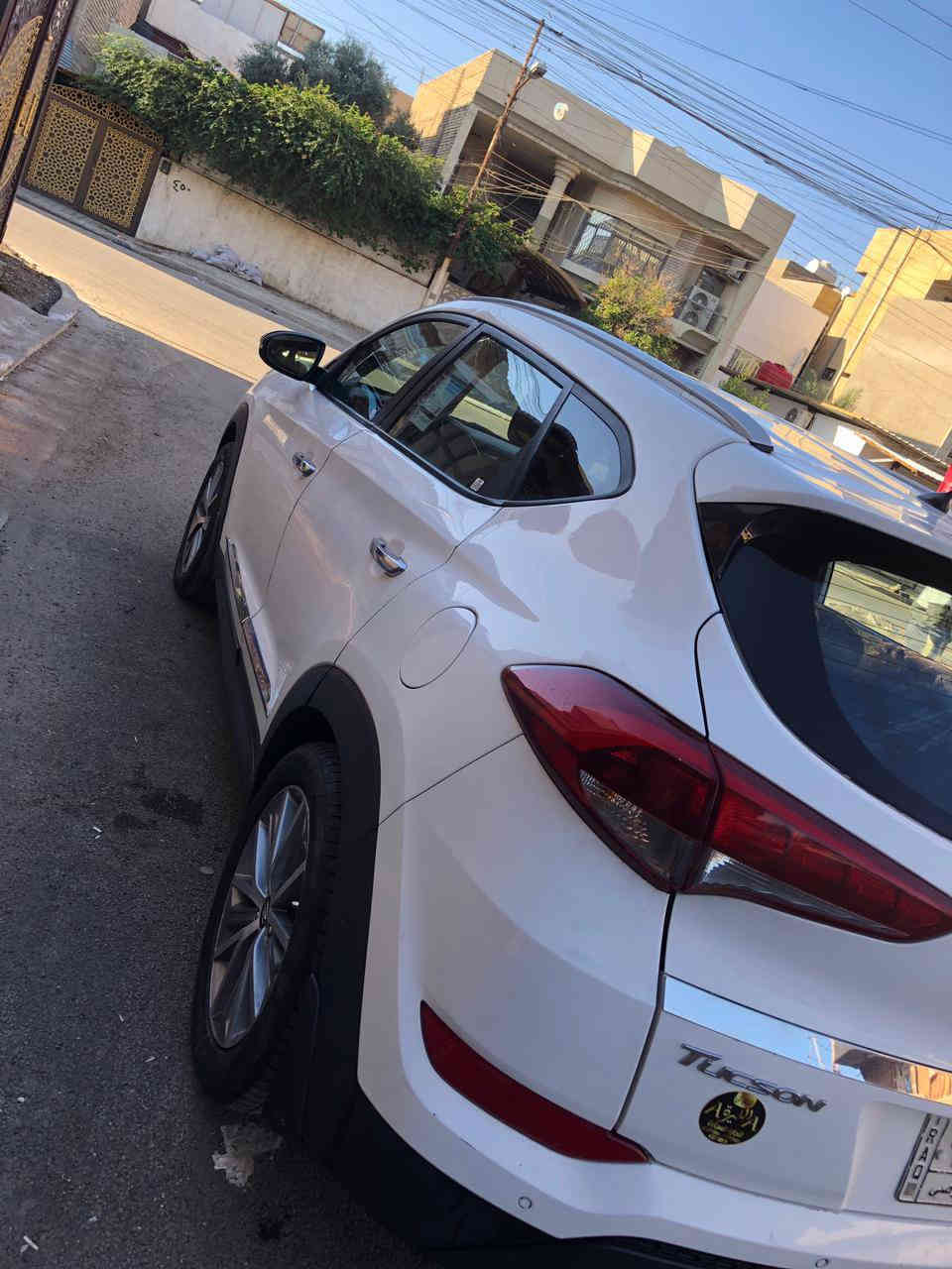 توسان 2018
خليجي  خليجي
سياره. مبدل عرقجين قماره مصبوغه عام
سونر  بالمنشور موضح كلشي
جاهزه سياره 
ماشيه 145 كيلو
سعر 140 
مكان سياره بغداد عطيفيه 
استفسار اتصل ‭0771 294 0952
