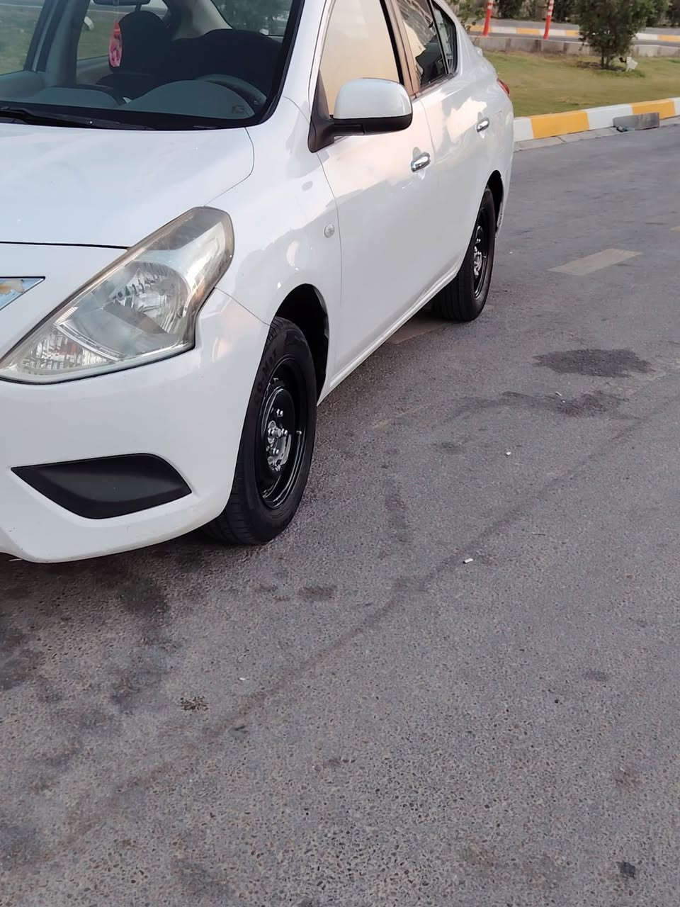 سلام عليكم ورحمة الله وبركاته
للبيع نيسان سني هندي
موديل ٢٠٢٠
سياره مكفوله من الصبغ والفتح والتبديل بيها مكانين بارد بسيطات كلش
كير محرك  مكفولات
تخم تاير جديد
باتري جديد
صدر امامي وخلفي جديد
سنويه وهزه جديده وبأسمي 
عارضها ب ١٠٦ وبيها مجال بسيط 
مكاني السيديه 
***********
