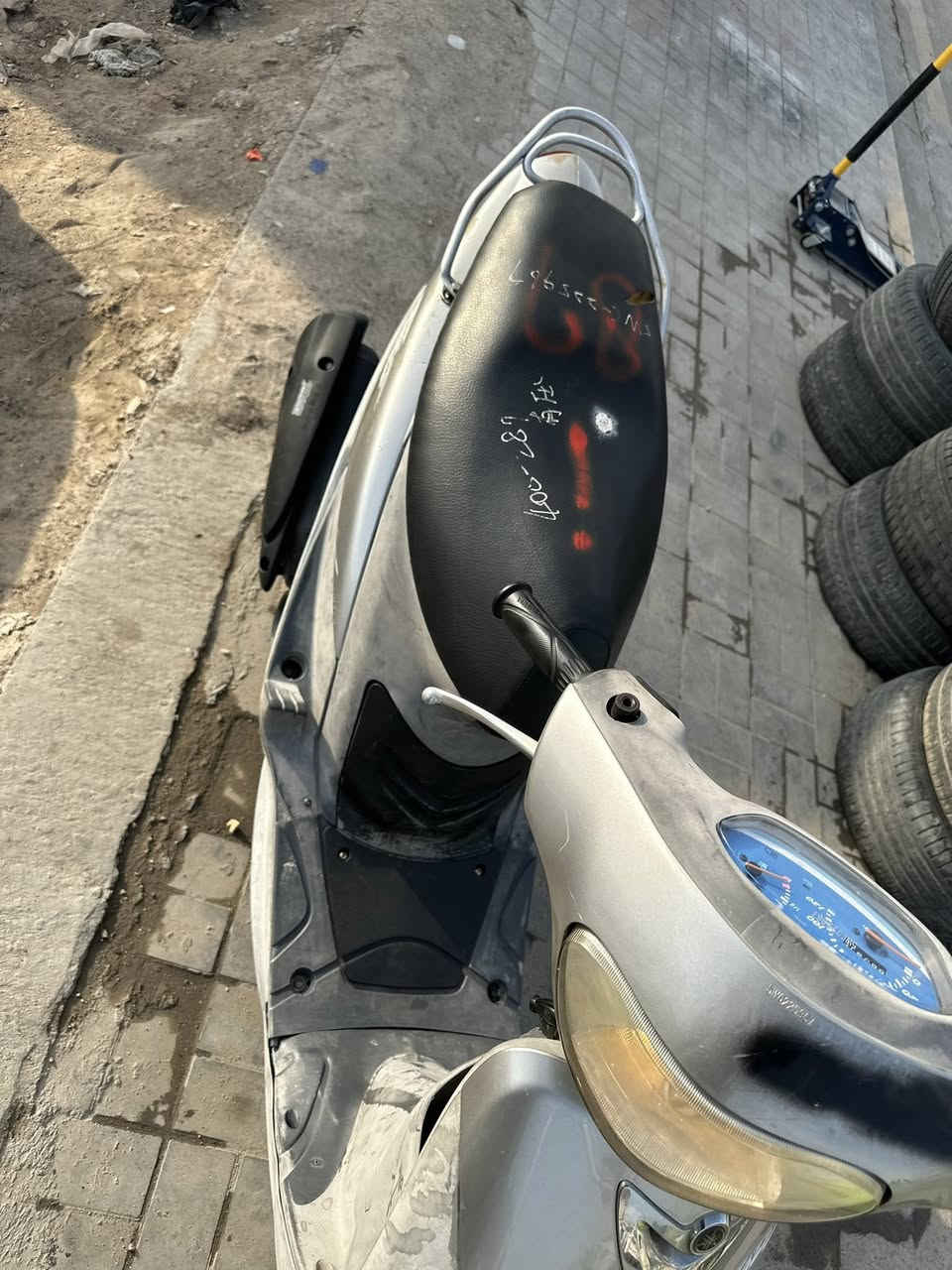 ماكس منغولي دراجه حاويه صالها شهر مخذها من رحمان دراجه كرتون ختم واحد بصمه باتري جديد نكره سلف شرط برغي ممفتوح بيها بلك مالتها فتحته بيدي عنوان قشله سعرها 900 الف الشراي يتصل ***********
