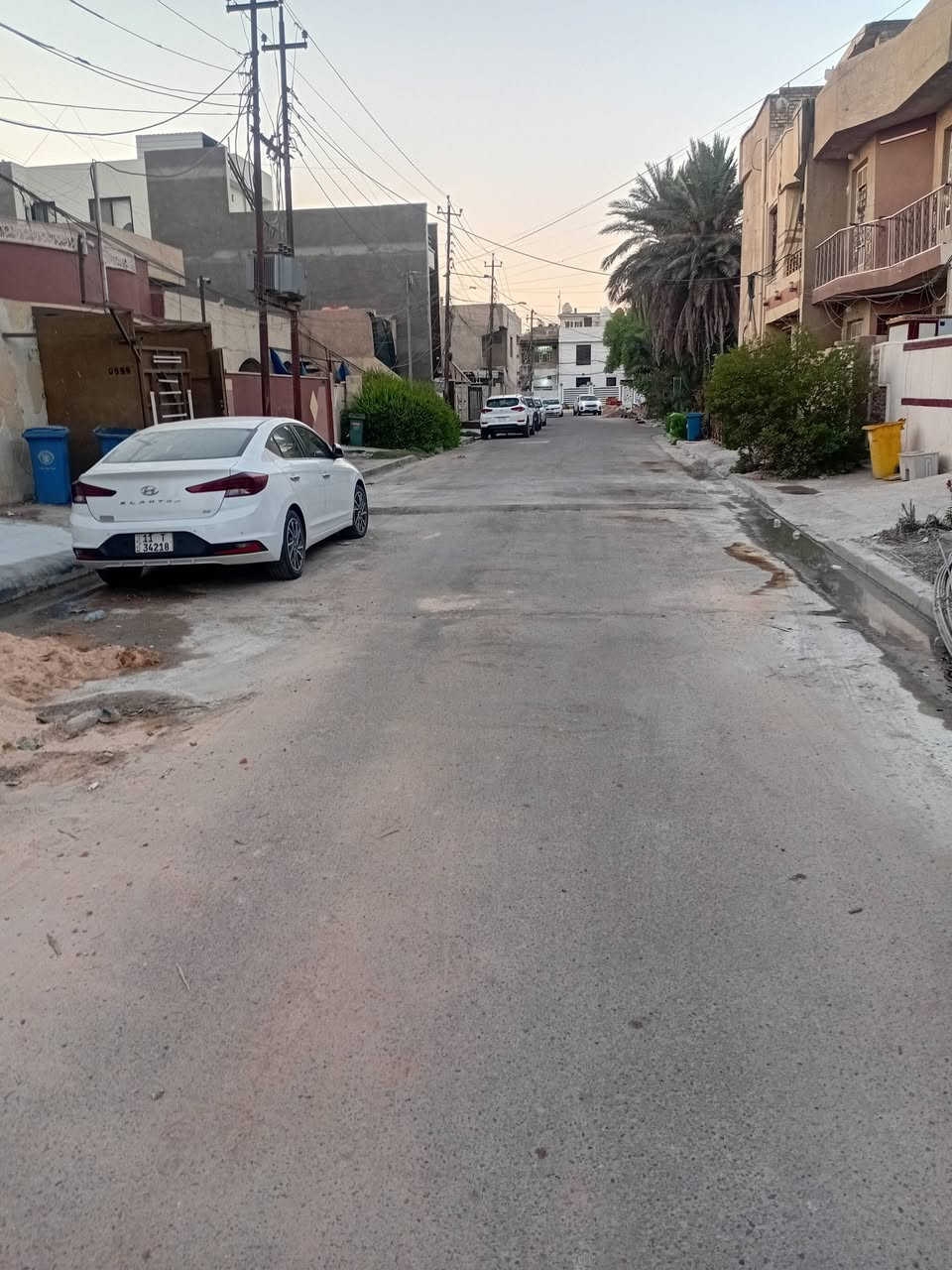 للبيع دار سكن زيرو طراز حديث 
موصفات ديكورات بالسقف مع ارضية مرمر واجهة مرمر مع مطبخ وخدمات الواح..

١٠٠م مساحة
٥م واجهة
٢٠م نزال

عدد الخدمات ٣مع غرفة نوم ماستر..
عدد الغرف ٤

عرض الشارع ١٥م 

نسعى لخدمتكم نحو الأفضل نستقبل كافة عروضاتكم السكنية والتجارية.....

مكتب المجد للوساطة العقارية 

الاتصال
***********
***********
