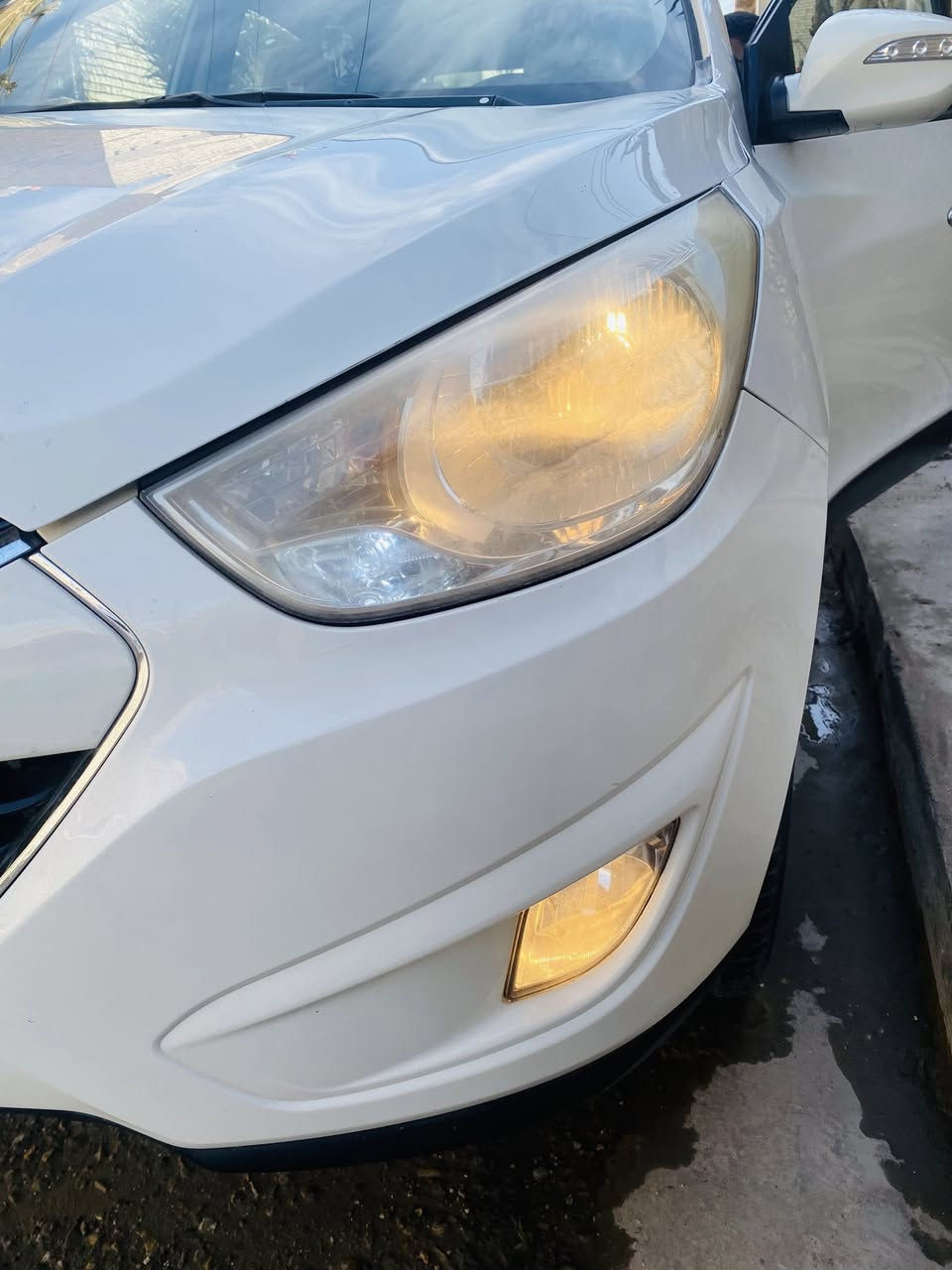 يا الله / اللهم صل على محمد وال محمد      توسان خليجي …موديل 2011،، بيضاء اللون
السياره مكفوله سونار موجود 
المواصفات السياره فول 1/1 
اولا محرك 2000 دوش 
ثانيا بصمة 
ثالثا بنوراما 
رابعا المري شفط 
خامسا اشاير في المري 
سادسا الداخل جلد
سابعا كشن كهربائي
ثامنا شاشه كامره 
وباقي المواصفات المعروفه …سياره با اسمي تحويل ثاني يوم 
الرقم بغداد الرقم الجديد …. المكان بغداد ***********
وات ساب موجود …السعر 138
