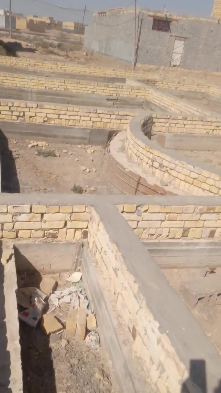 بتلو 200 متر للبيع ماء كهرباء مجاري) ***********)
