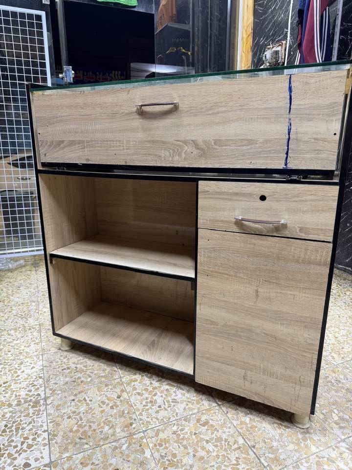 ميز للبيع فصال تركي ثقيل نوعيه درجه أولى فول نضافه السعر 125 عنواني موصل إصلاح الزراعي شارع الوسطي الشراي يتصل ويدلل *********** وتساب
