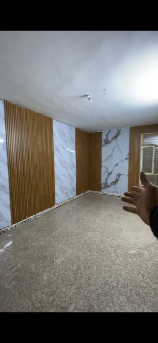 طابق ارضي و اول (للعوائل فقط)
الموقع: الاعظمية-شارع ٢٠-السده
التفاصيل : (غرف نوم عدد ٢ + صاله مفصولة + مطبخ + خدمات) 

الايجار : ٥٠٠ الف فقط 

للاستفسار : ***********
