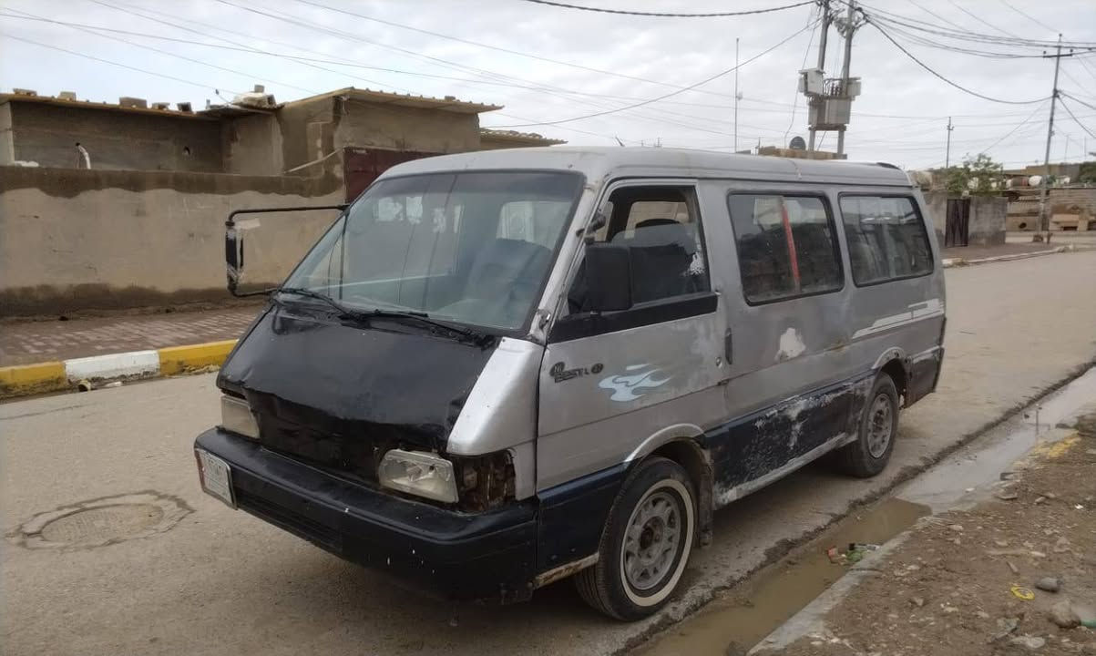سلام عليكم لبيع موديل 93كير وكسن كفاله مكينه بيعه تنقيص قليل شواصي كفاله مصفره من كلشي سنويه قبل 4تشر صاقطه تحويل وكاله مكان واسط صويره سعر 16وبيه مجال حك جيه ***********  عيد وكرر لمكينه تنقص قليل
