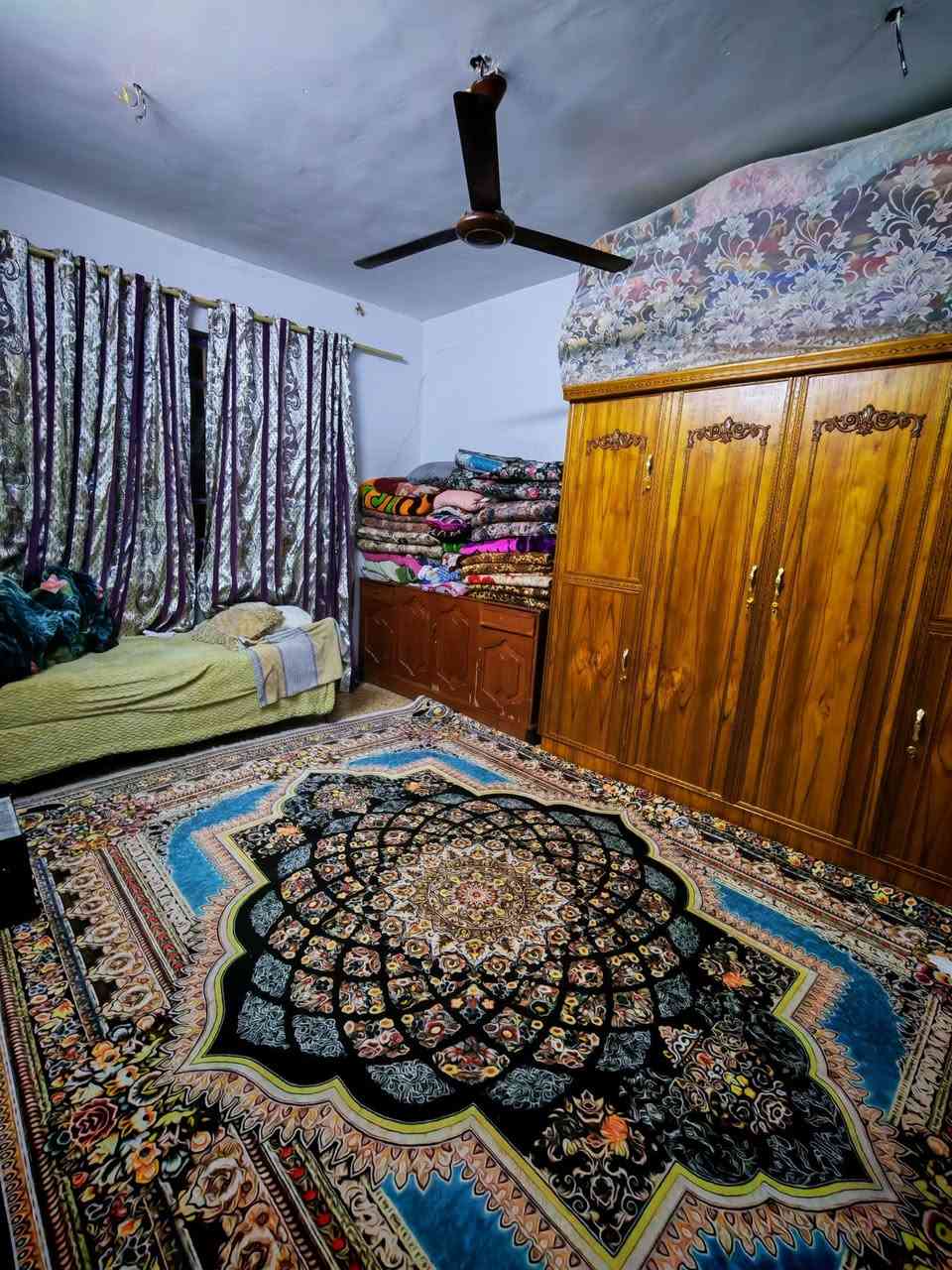 السلام عليكم بيت 100م طابو زراعي للبيع قطاع السابع قريب حسينية حبيب بن مظاهر الدار مكتمل 
استقبال ومطبخ داخلي وغرفة وحمام في الطابق الارضي 
والطابق الثاني غرفتين وحمام وبيتونة 
للاستفسار الاتصال على الرقم ***********
