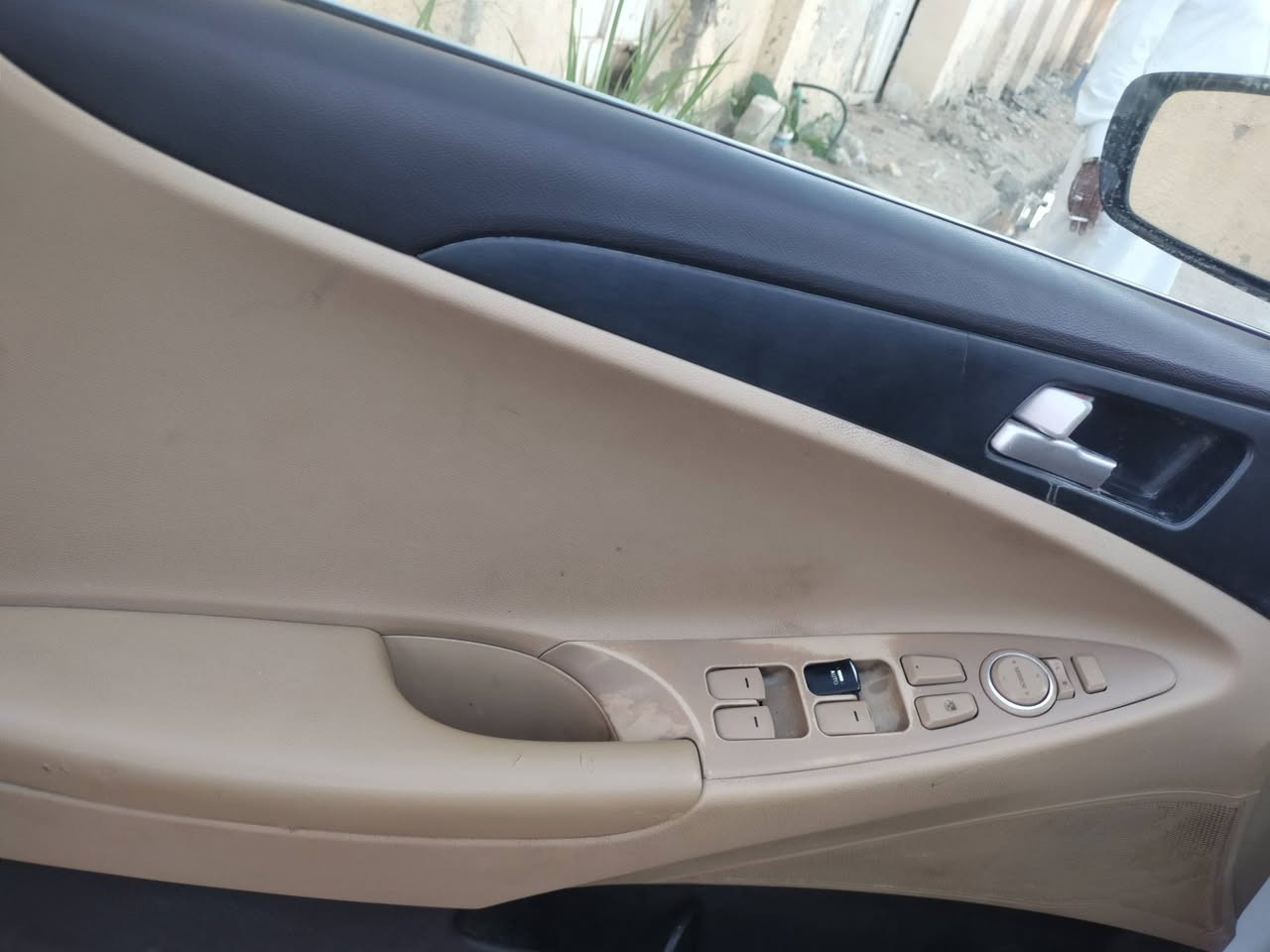 سوناته موديل 11خليجيه محرك 2400 دوش رقم بغداد داخل اسود وبيجي بيه صبغات بيه واكعه عليه سقيفه ومبدله قماره سياره جاهزه عل اخير بل عافيه عل ياخذه مال جناي بيه معجون بل جاملق الخلفي يم قبق جنطه والجاملق امامي بيه معجون كذالك حداديه كير مكينه كلشي مابيهن جديد شاشه كامره بنورامه شغاله كلشي شغال بيه  السعر 75 ماكو هيج سعر تحويل ثاني يوم ولاتكلي شكد مجال بيه ورقه تصال ***********
***********
