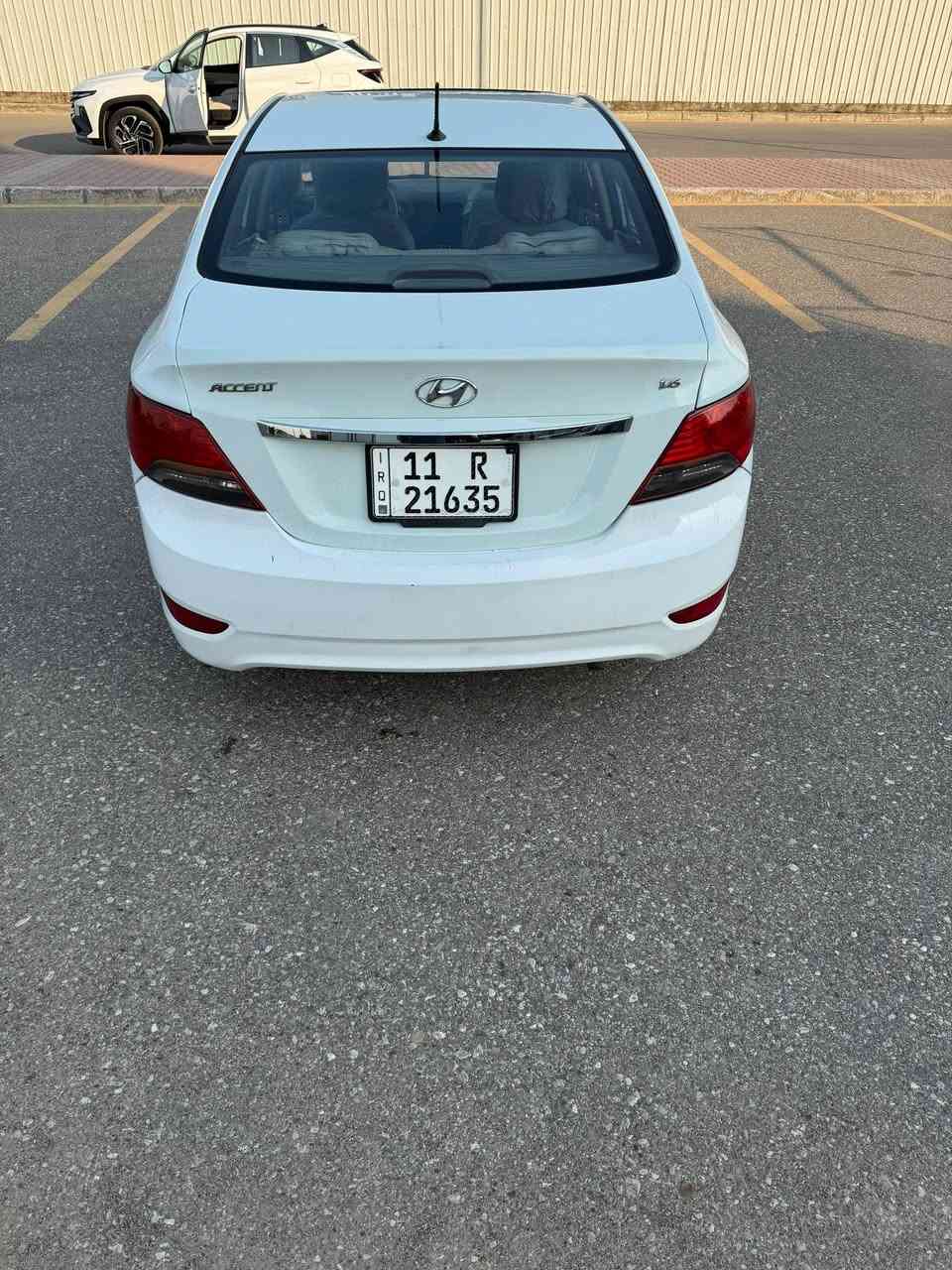 السلام عليكم عندي هونداي اكسنت موديل 2014 خليجي فول محرك 1600 ماشيه 100 الف محرك كير تبريد كله تمام عل فحص السيارة بيه صبغ مكانات وبيه بارد ابيع احزام رقم بغداد مكان حي العدل السعر 80 بيه مجال ***********
