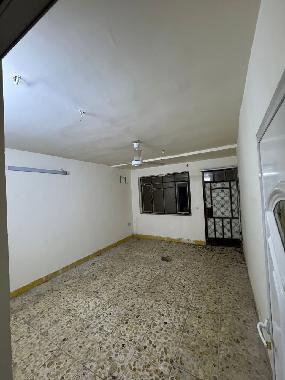 للايجار في السيديه 
60م نضيف جدا
يحتوي على 2نوم وصاله ومطبخ وخدمات 
ايجاره:-750الف 
للاستفسار 
***********عبدالله
