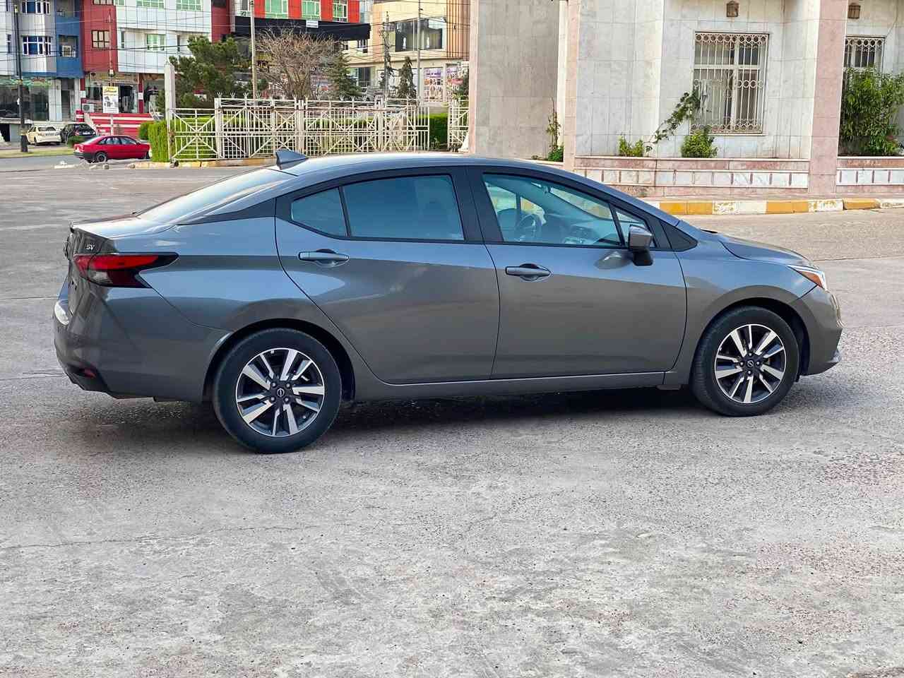 nissan versa 2023 sv 
فقد بنيد صبغ و مكانين بارد بسيط
ارباك استيرن و تكمه طاك راجع سستم 
ماشية ٦٣ الف ميل 
مرقم كامل تحويل و غرامة شرط 
سيارة جاهز بدون مصرف 
سعر 111ورقة قفل 
كورك و واتساب
***********

