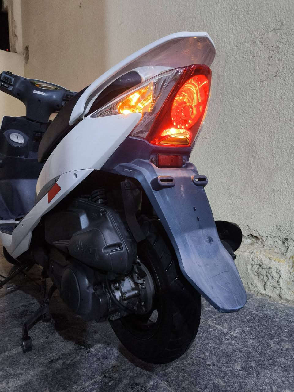 سيام بوليس 150c  كفاله عامه صالها خمس اسابيع طالعه من رمبه جنطه تشتغل بصمه رايدها700قفل ***********واتساب
