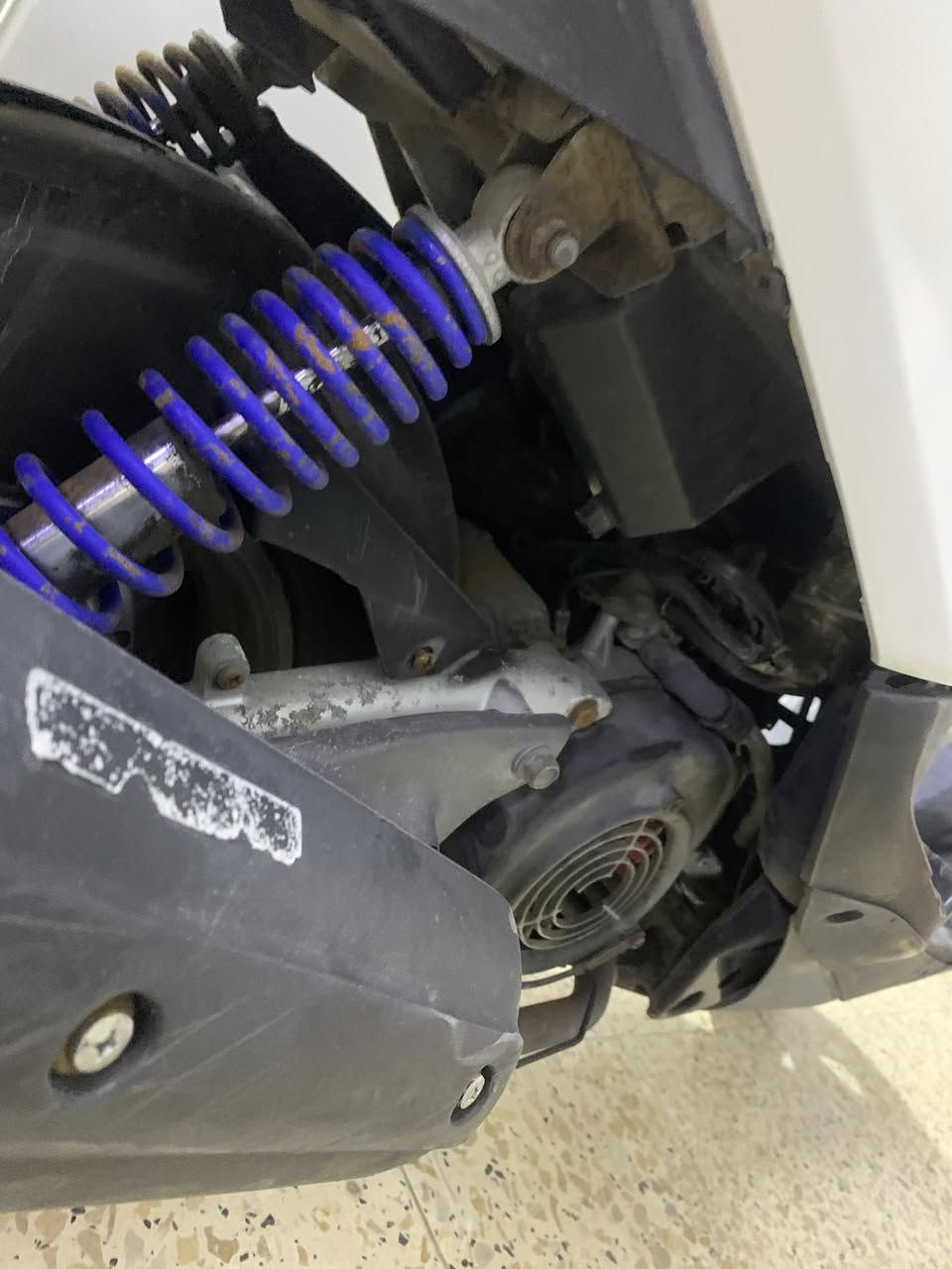 السلام عليكم دارجه ماكس ثعلب مال ربمه خير من الله هاي اروقها مال رمبه كهربئيات كلها شغاله دبل إشاره السعر 700 وبيها مجال للشراي عنواني مدينه الصدر الرقم ***********
