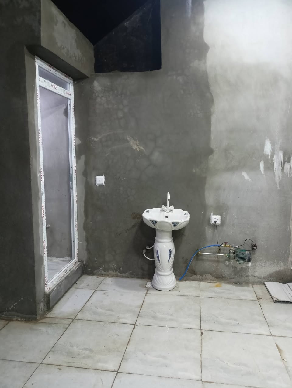 دار للأيجار كابقين مساحه 100متر 
في كركوك حي العسكري شركه الطابق
للستفسار الاتصال
***********
