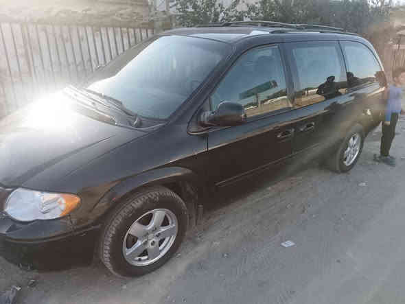 السلام عليكم ورحمة الله وبركاته للبيع سيارة نوع دوج كرفان ٢٠٠٧ السيارة فوول مواصفات أبواب كهرباء شفط تبريد ثلاث قطع ثلج مسجل سيدي بلادي دمام تحكم ستيرن جهتين مع كروز سرعة ٤دسك داخل جلد كشن كهرباء ٧ راكب سياحي سويج ريمونت الشركة ويل كب كروم تخم تاير جديد داخل جدا نضيف ماشية ١٠٢ رقم بغداد ألماني مشروع وطني سنوية جديدة رايدهة ٨٧ وبيهة مجال للطيبين ***********
