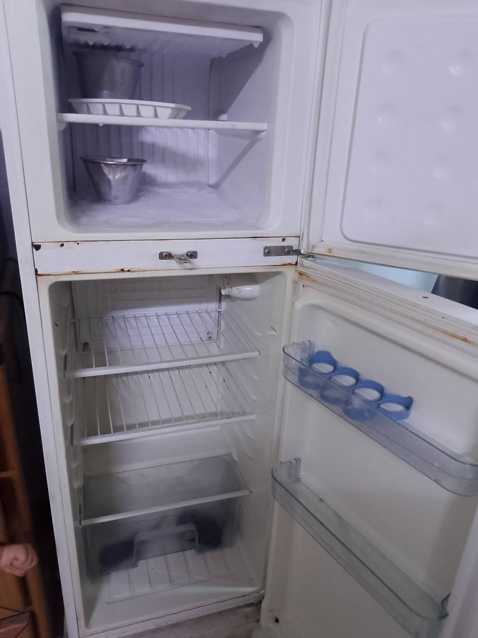 ثلاجه وسط للبيع 130للبيع
مكانه بغداد


**إذا كنت صاحب هذا الإعلان وتريد حذفه لأي سبب، رجاءا أرسل رسالة إلى الدعم الفني**