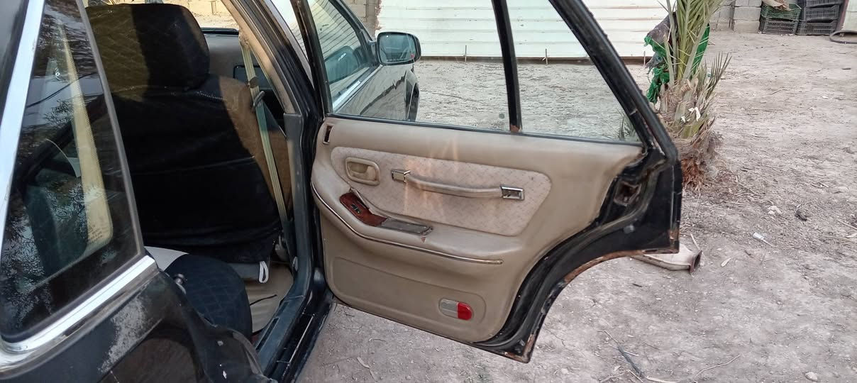 بروكهام سيارة بلادية موديل 94تخم تاير حدادية جديدة كير اوتوماتيك ومكينة مكفولة شواصي جديدة كهربائياتها شغالة تبريد ثلج سعر 35 وبيها مجال عنوان بابل محاويل  ***********
