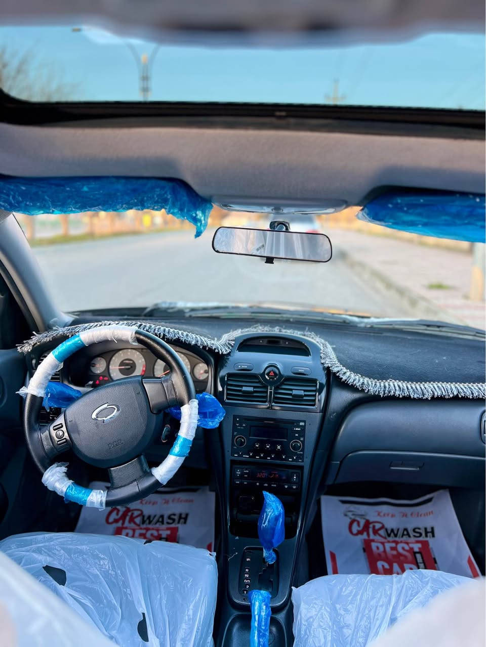 بسم الله الرحمن الرحيم(***********)
Nissan Sunny Samsung 2006
سەیارەکە بڕاوەی دوبەیە بێ رەقەمە مەدەنی بەشەرت
نیسان سەنی سامسۆنگ ٢٠٠٦ فول فول مواسفات
سڵایت کوشن جڵد ئاوێنە کارەبایی و شەفت
تەبرید لەمس سویچ کۆنترۆڵ ویل گەورە 
سەیارەکە هی ماڵانە ١ دینار مەسرەفی تێدا نییە
تایەی تازەیە تەقە و رەقەی نییە هەموو گیانی بەشەرت
سەقفی بۆیاغ نیە چاڵ و قوپاوی هیچ بەگیانیەوە نییە
دەحم و لێدرانی نییە گێر و مەکینەی لۆکە بەشەرت
تەبرید سارد و گەرم و برێک و کارەبایی بەشەرت
بۆ سەیارەکە پرسیار مەکە هەموو شتێک وەک خۆی نوسراوە
سعری ٥٣ کەمیک مەجال مشتەری تەلەفون بکە
شوێن ڕانیە *********** ڤایبەر و واتسئاپی لەسەرە رانية, السليمانية
