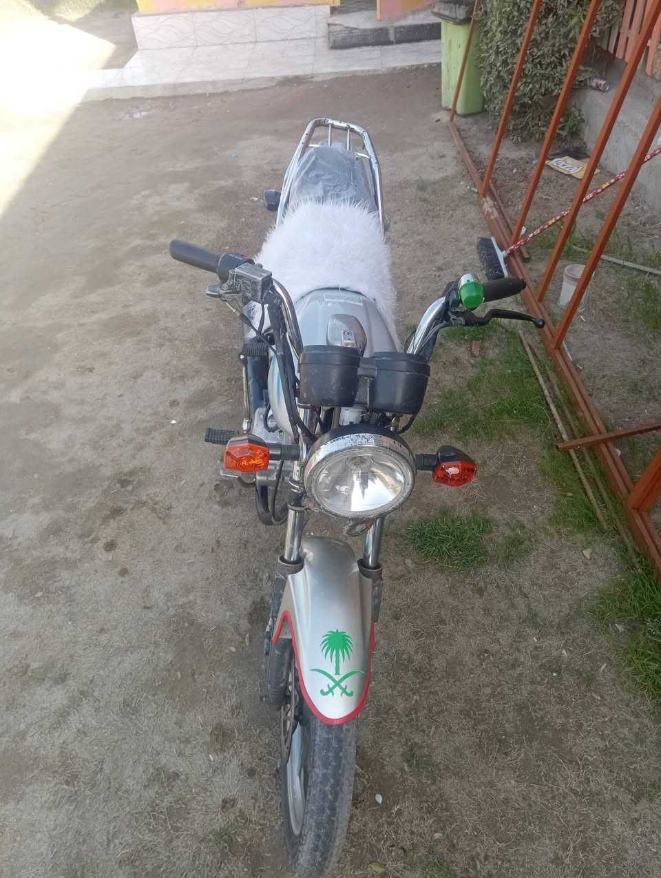 سلام عليكم شباب داي وان عظم الدراجه كامله ما بيها نقص برغي موديل 21 كلك بيها بس مكاتبه مكفوله من السرقه السعر 500 و بيها مجال مكاني حله محاويل ***********
