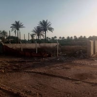 تجاري • شارع ١٠٠ • ٣٠٠م