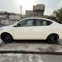 للبيع نيسان سني هندي 2024 رقم بغداد سنويه جديده تنتهي ب2030  تريد تحوي...