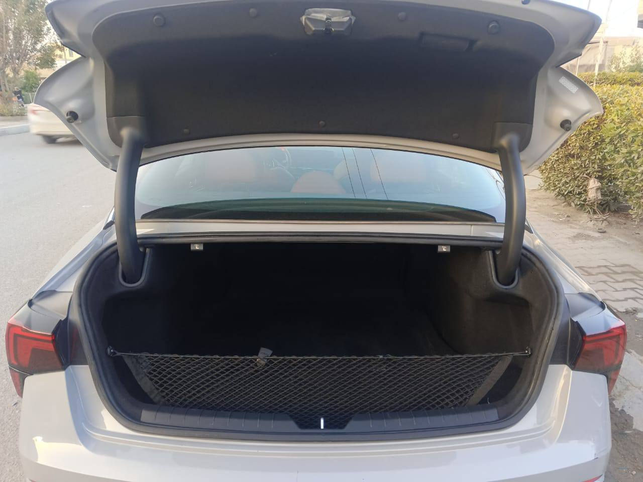 KIA K5 GT-LINE 2025
KIA K5 GT-LINE 2025

كي فايف موديل 2025
مواصفات جي تي لاين فوول للاخير
 العنوان الفلـوجة 📍 
السيارة رقم انـبار ( معوقـــــــــين )  
اللون سمنتي مميز 
1600 تيربو 

⚪ المواصـــــــــفات ⚪

 🔵 بانوراما 
🟣 بصمه
🟢 كشنات تدفئة 
⚪ راستيرن تدفئة 
🟠 شحن هاتف لاسلكي 
🔴 قياده ذاتيه ؏ الخطوط السريعه
⚫ هاند بريك بصمه
🟤 تشغيل عن بعد 
🟣 مثبت سرعه 
🟠 نضام ABS
⚫ مانع انزلاق حساس أطارات 
🟣 بك لايت ليد
🟣 شاشة
🟤 كامره دواره
🟣 الاسلكي 
⚪ شاشه اعطال
🟤ويل كروم لونين
🟢رادار خلفي + جانبي + امامي
⚪مراقبة النقطة العمياء
🔴رادار الخطوط البيضاء 
🔵اشاير بالمري 
🔴كشنات جلد احمر
🟤مقعد للسائق قابل للتعديل كهربائياً
🟠لايتات ‏3 عدسات 
🔵نضام قياده أيكو + سبورت +سمارت +نورمال
🟣بلوتوث + aux + usb
⚫فول تحكم ستيرن
🟠كير أوتو + عادي
🟤ئوتو بريك 
🔴‏ ‏الخريطة
⚪ستيرن حرف. Led D +  زينون
🟢توقف ذاتي عند الرجوع
🔵صندوك بصمه
🔴‏AUTO HOLD
🟣تصميم خارجي رياضي
⚫نظام الملاحة
🟣مصابيح خلفية LED
🟠مصابيح ضباب LED
🟤لاسلكي Android Auto 

للتواصـــــــــل والاســـــــــتفسار 
ــــــــــــــــــــــــــــــــــــــــــــــــــــــــــــــــــــــــ
*********** واتـــــــــساب فقط
*********** اتصــــــــــال فقط
الـفــــــــــلوجة📍
ــــــــــــــــــــــــــــــــــــــــــــــــــــــــــــــــــــــــ
السعـر منـاسب 💵
