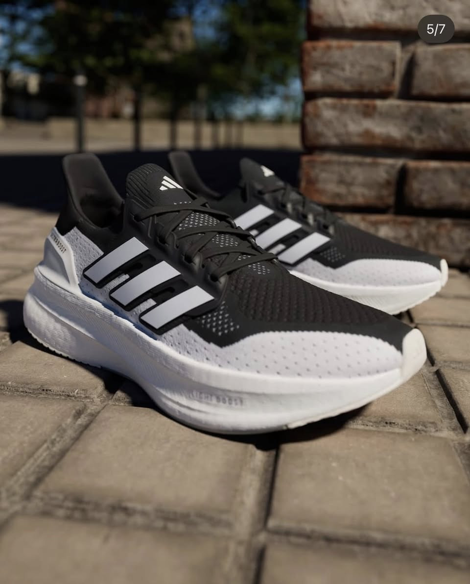 إذا تمشي هواي، تركض، أو حتى بس تريد حذاء يريحك طول اليوم… هذا هو الحل بدون لف ودوران.

✔️ نعل Boost = امتصاص صدمات خرافي
✔️ خفيف بشكل يخلّيك تنسى إنك لابسه
✔️ تصميم شبابي يخليك مميز بكل طلعة
✔️ مناسب للمشي، الجيم، والاستخدام اليومي

💥 هذا مو حذاء عادي… هذا مستوى ثاني من الراحة
قياسات 40 41 42 43 44 45

متوفر ب 3 الوان 🔥
🚚 توصيل لكل محافظات العراق
📦 الكمية محدودة، لا تتأخر

📲 راسلنا هسه وخلي الراحة تبدأ من رجلك

للطلب والاستفسار مراسلة أو الاتصال: ***********

#UltraBoost5 #ترندي_سنكرز #TrendySneakers

