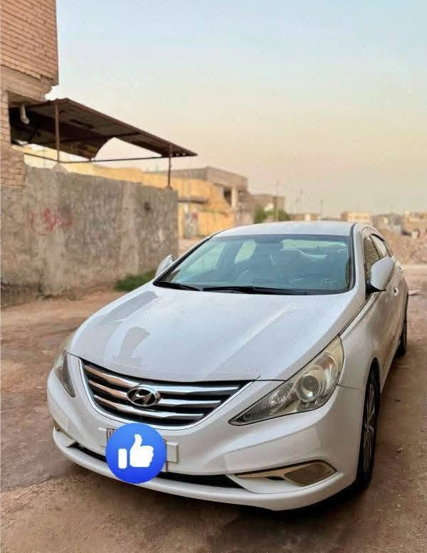 سلام عليكم سوناته موديل 14 خليجي بيه ثلاثه قطع صبغ أثر شخوط فقط بدون دواخل شرط والباقي كفاله عامه مكينه 2400دوش بلادي  تبريد حداديه تخم تاير جديد رقم بابل دولي بسمي    السعر 109وبيه مجال بسيط للاستفسار ***********
