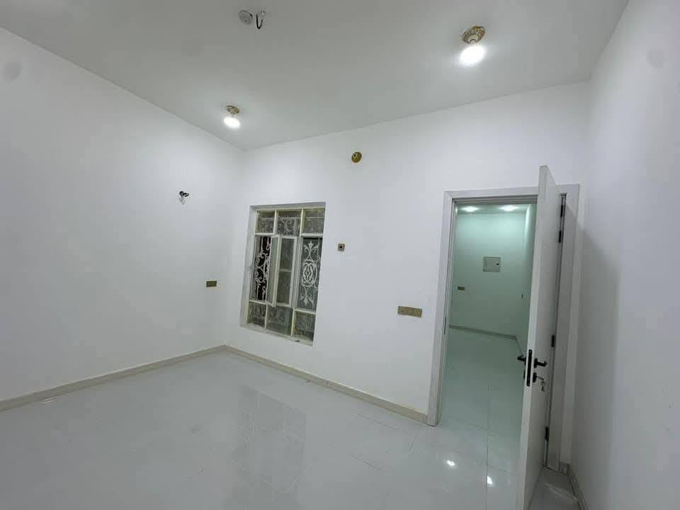 يا الله
دار للبـيـــع حي العسكري قرب البانزين خانه الخضراء الجديده

المساحــه 100 متر طابو صرف طولاني
   
مواصفات اخر شي
أرضية بورسلين
بيبان قاصة درجة أولى الثقيل
شبابيك ألمنيوم
بيتونه كبيرة كمخزن وبيهة حمام
البيت فارغ وجاهز للسكن

السعــر 85 وقابل للتفاوض 

للتواصل والاستفسار خاص او اتصال

***********
***********

اخوكم ابو نور الدلال

المكتب مجاز حكومياً ادخل للحساب ناشر ابيوت اي بيت ايعجبك راسلني وتدلل

أعرض عقارك عندنا ودع لنا التسويق

عنـــوان المـكتــب سيد جميل شارع 20 مقابيل اسواق امير
