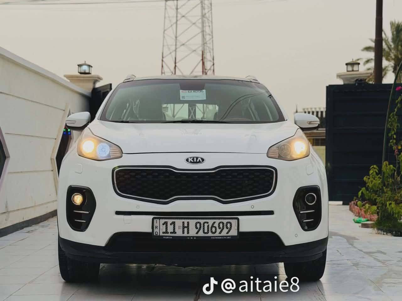 السلام عليكم للبيع سبورتج موديل 18 خليجي سياره كفاله عامه فول واحد على واحد بنوراما شاشه كبيره كامره حساسات مري شفط أشاير بالمري كشنات جلد داخل بيجي رقم بغداد فول ماعده البصمه باسمي سياره جديده بمعنى الكلمة سياره تأخذها ماتخسر عليها الف لاستفسار الاتصال *********** مكان السياره بابل الحمزه الغربي سعر 180 وبيها مجال بسيط
