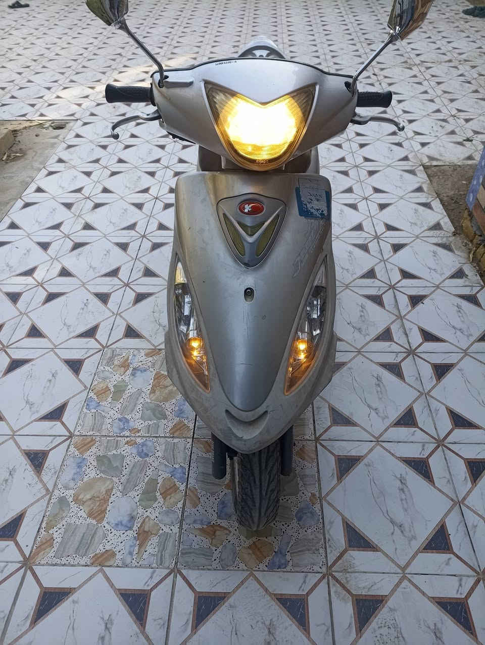 سلام عليكم دراجه البيع كامكو في تو ما مفتوحه سعر 700بيه مجال شراي تصال ***********
