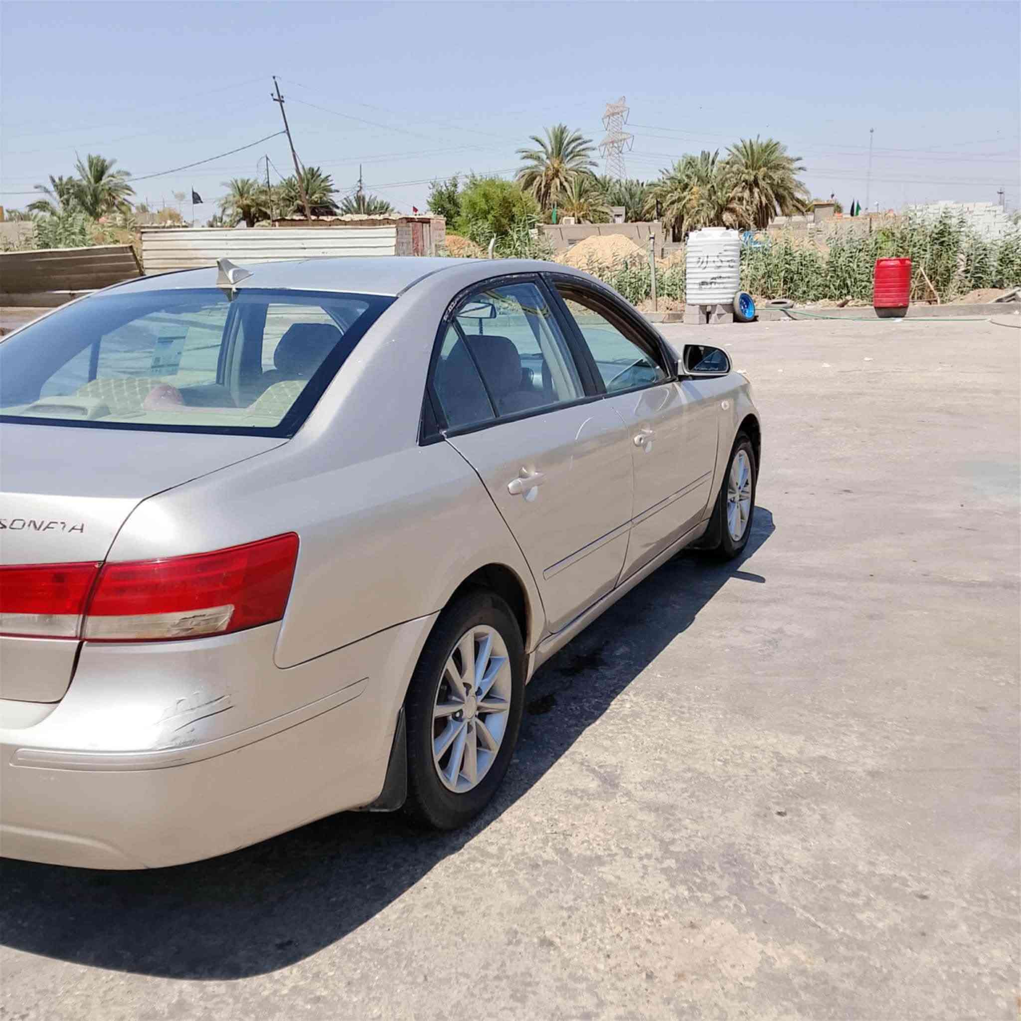 سلام عليكم سوناتا للبيع موديل 2007 محرك وگير خير من الله 2400 رقم قادسية مميز 3 ارقام مصبوغه عام ( للجمالية ) بدون ضربه مداور ثاني يوم سعر ( 92 ) وبيه مجال ***********
