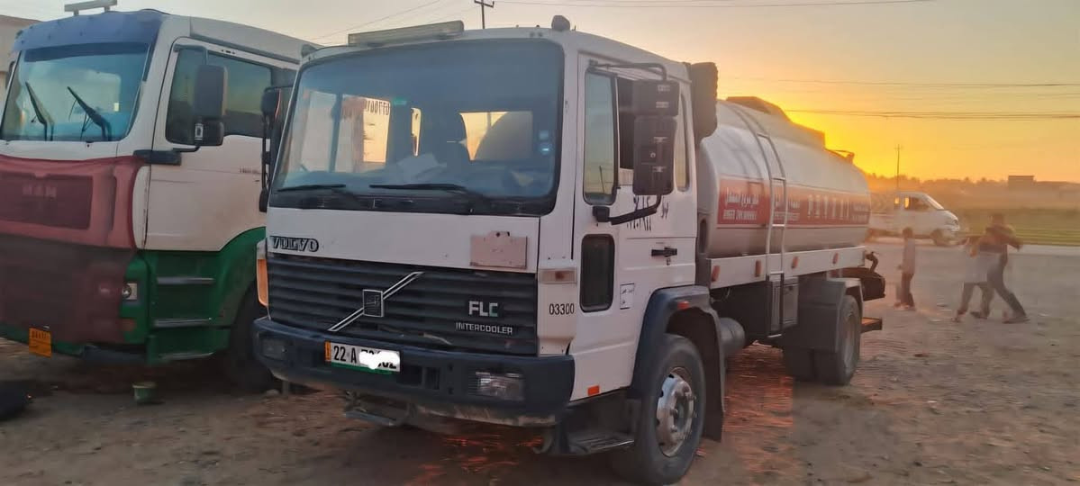 للبيع فولفو موديل 2000 وكالة نفط جديده جيبئس طوناج جديد عداد أمريكي تناكي حموله 10000لتر جديد افصال جديد الاتصال على صاحب التنكر *********** صلاح الدين تكريت
