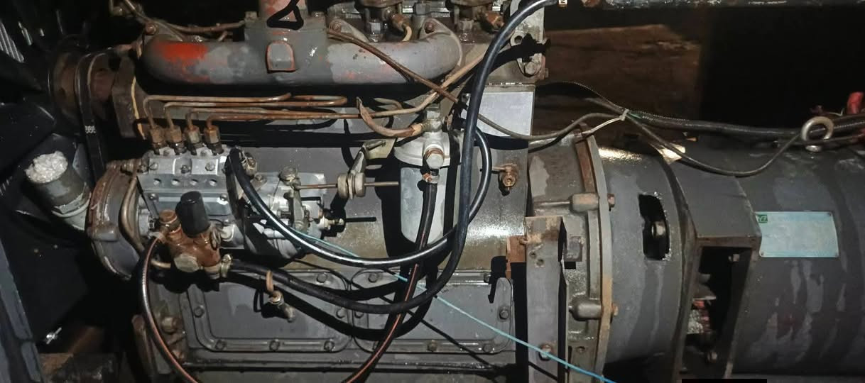 السلام عليكم البيع المولد بشرط الشغل المولد حيل نضيف بيركنز 30 كيفي 4بستم الرمادي التاميم ***********
