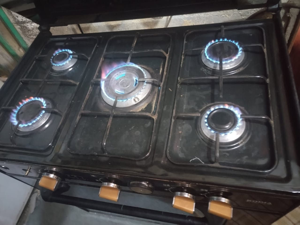 سلام عليكم غراض للبيع اسعارهن مناسبه مكان نجف ***********
