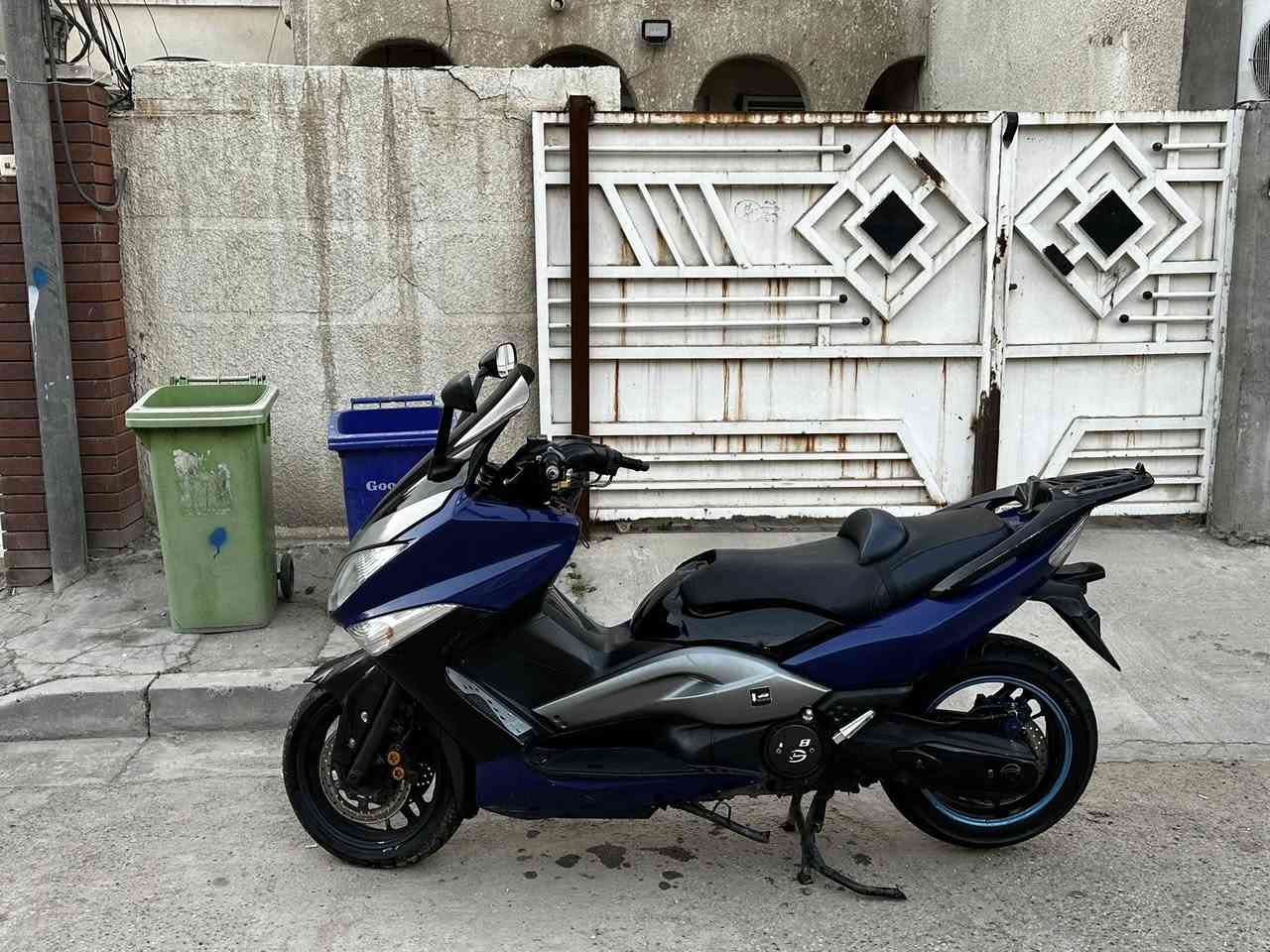 السلام عليكم تي ماكس 2011 كفاله عامه من الزلغ مكفوله المكينه من السبانه ممدوده للعلم الدراجة استخدام ب الشارع شي كلش قليل عليها كلجات مالوسي طيران معدلها شرط 190 واكثر وارد يابان 
صالنصه رياضي اكرابوفك اصليه مو تجاري 
اوراق كامله موجوده عندي الدراجة انطيك بيها كفاله من كلشي حرفياً وماناقصه ايشي ادامه عامه مسويلها الدراجة مكفوله من البرغي للبرغي 
السعر 35 وبيها مجال بسيط 
العنوان بغداد السيديه حي الاعلام 
للاستفسار ***********رصيد او واتساب
