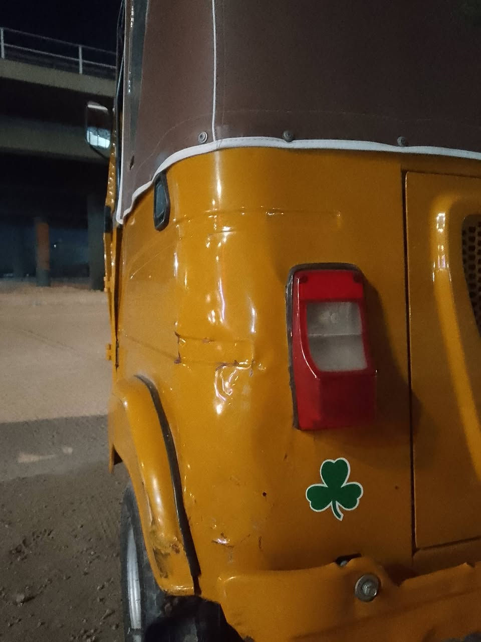 سلام عليكم تكتك للبيع 2021 تكتك خير من يم الله لاتنقيص لا تبخير تكتك بيهة طخة بل تكمة موضحة في ألصورة فدوة أروحلكم ألمو شراي ليتعبني مكاني بل شعلة رقمي ***********
