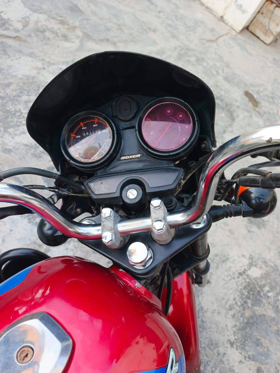 للبيع دراجه بوكسر كلاسك موديل ٢٠ مرقم المكان ديالى شهربان ***********
