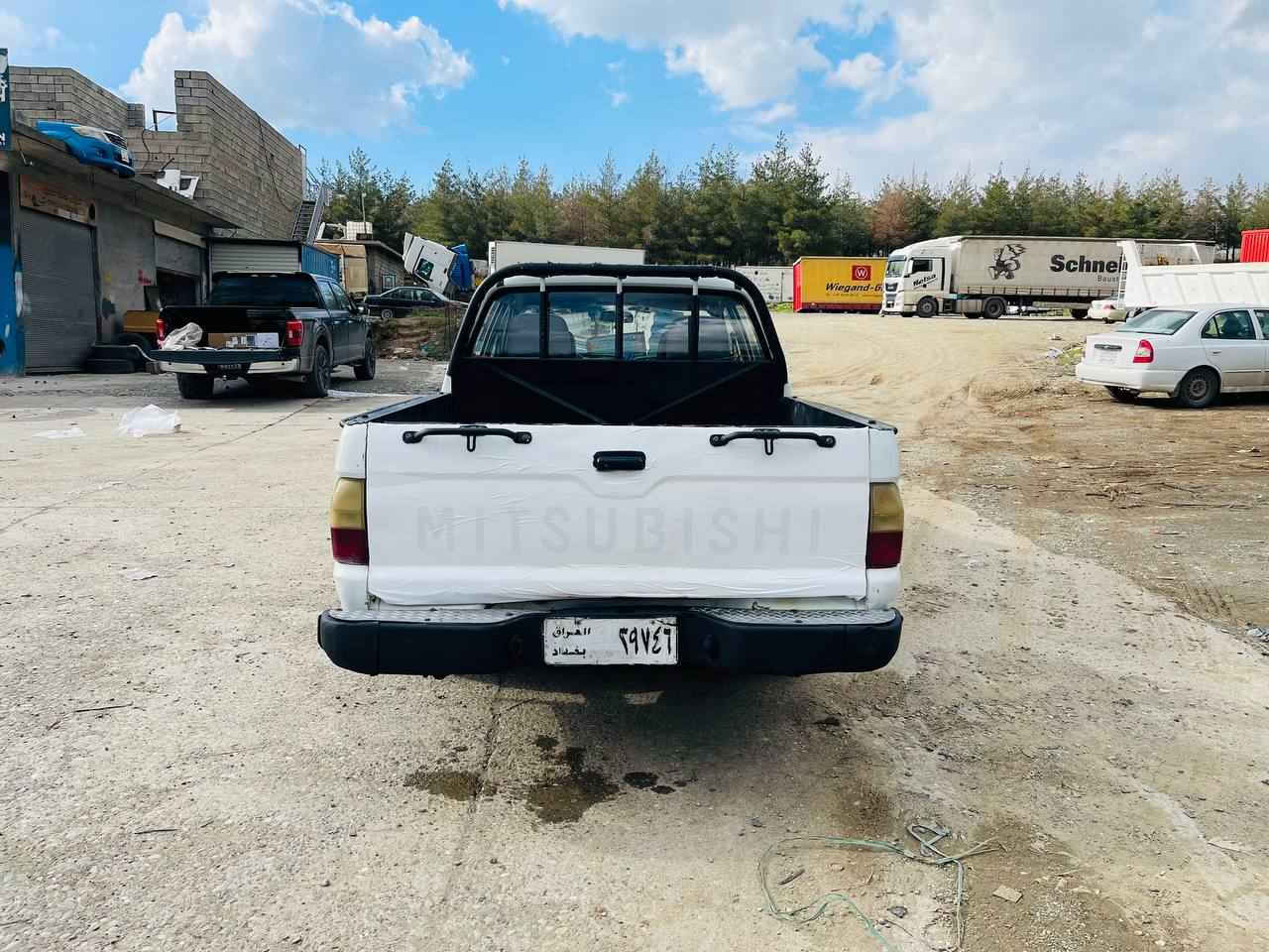 پیکاب مستەر بۆشی ٢٠٠١، نموونە لە جوانی و پاکی و بێ عەیبی، بەنزینە و سیستەمی غازی بۆ بەستراوە، چوارتایەی لۆکە و مانگێکە گۆڕدراون، دوو جامی پێشەوەی کارەبایی و یەک پارچەی بۆیاغە. ٦٧ گەڵا و مەجال. شوێن قەڵادزێ.
*********** بشدار, السليمانية
