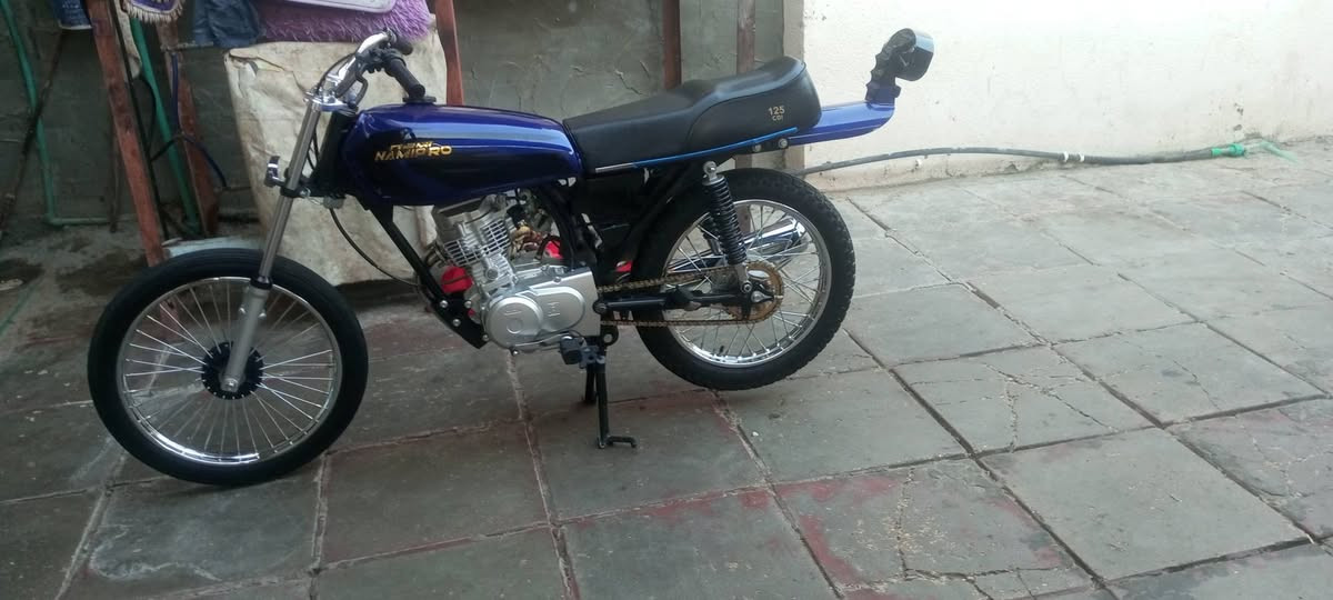 سلام عليكم دراجه صارله 40 من معمره شاصي رشه 18 دراجه على سحك ماكمل سحك شوفت عينك سعر ب975 ألف وهذا رقمي ***********
